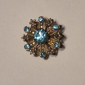 Elegant Blue and Gold Tone Pin